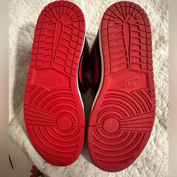 Nike Air Jordan 1 Mid Men’s 11 - Picture 2 of 4